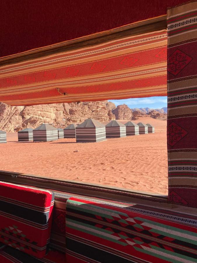 Hôtel Rotana Camp à Wadi Rum Extérieur photo