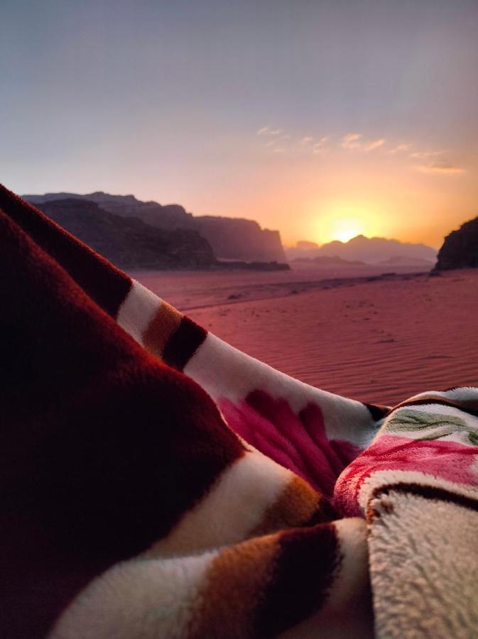 Hôtel Rotana Camp à Wadi Rum Extérieur photo