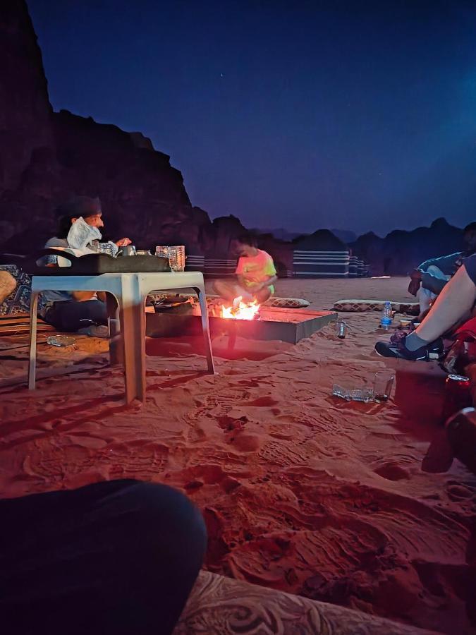 Hôtel Rotana Camp à Wadi Rum Extérieur photo
