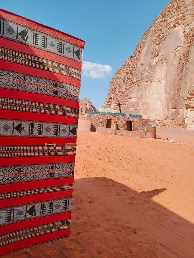 Hôtel Rotana Camp à Wadi Rum Extérieur photo